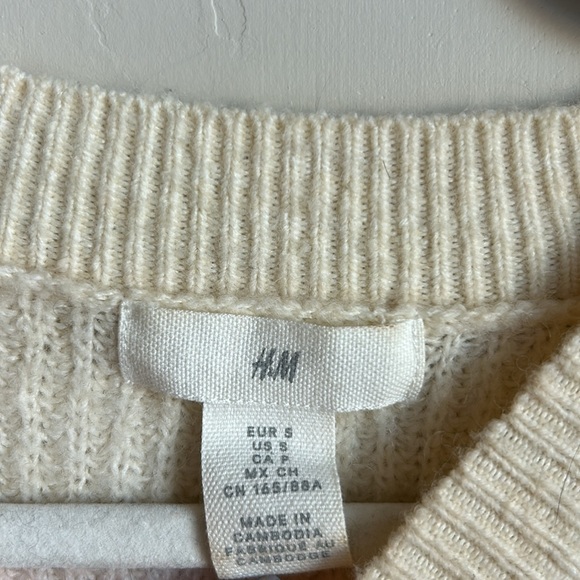 H&M cream & pink striped sweater 💗 - Picture 3 of 3